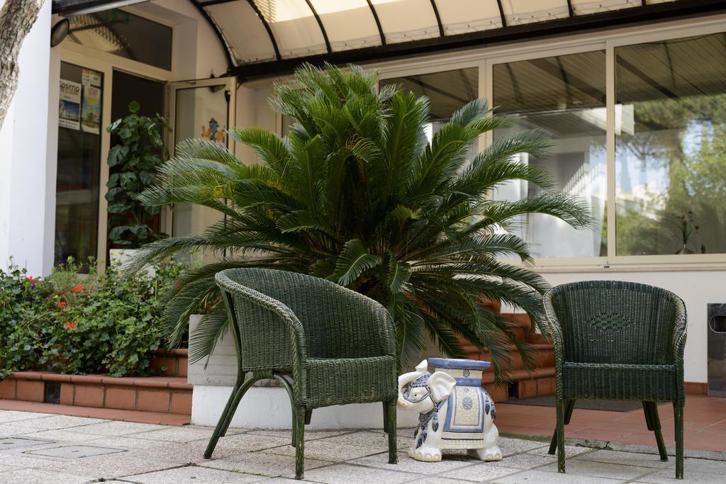Hotel Suisse Milano Marittima Exteriör bild