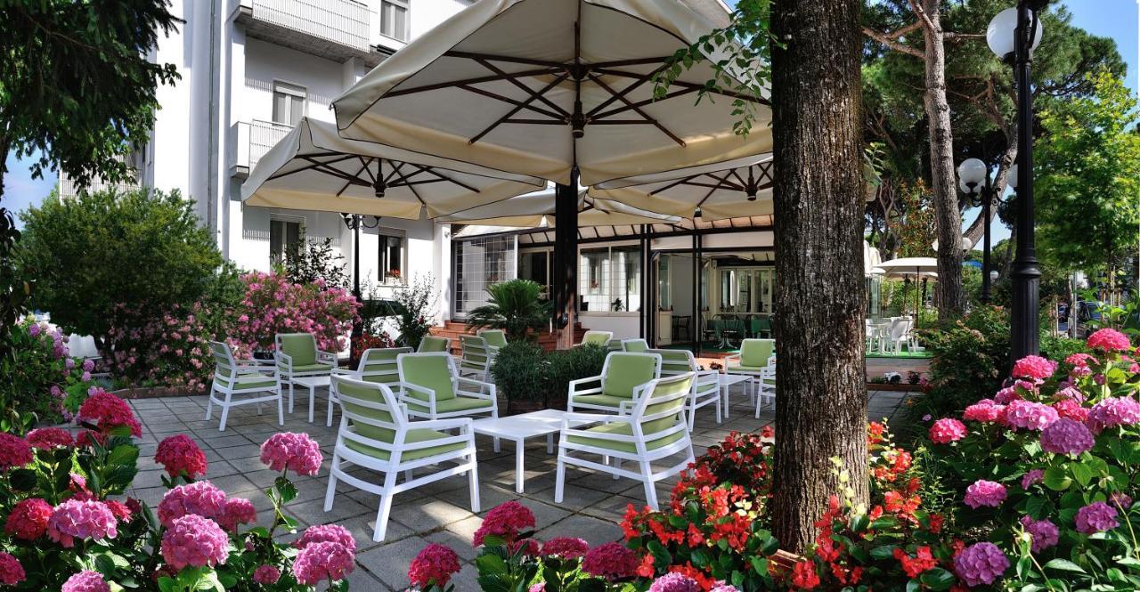 Hotel Suisse Milano Marittima Exteriör bild