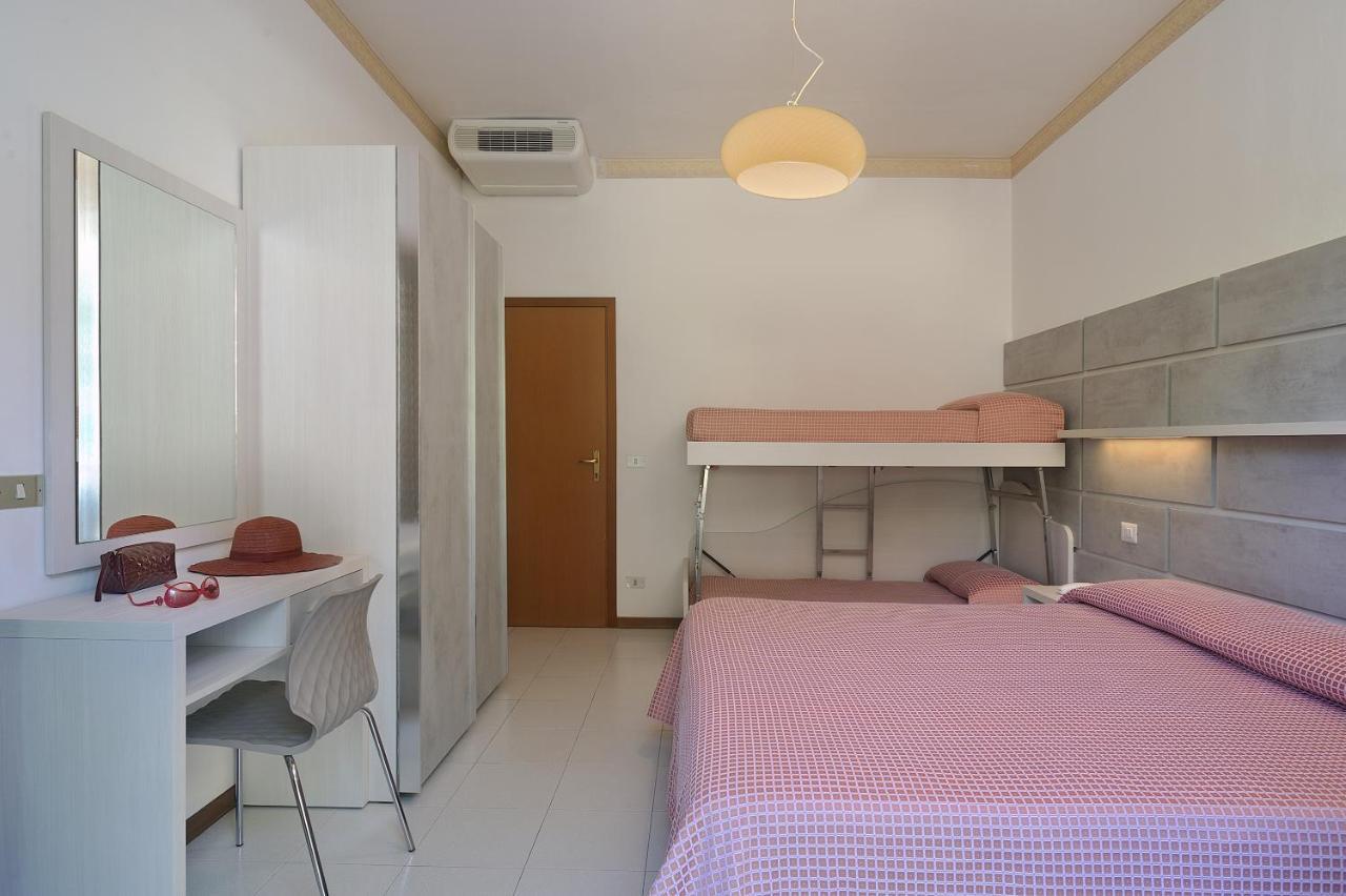 Hotel Suisse Milano Marittima Exteriör bild